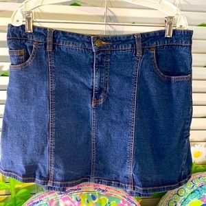 Thalia Sodi super cute blue denim skirt with back pleated ruffle